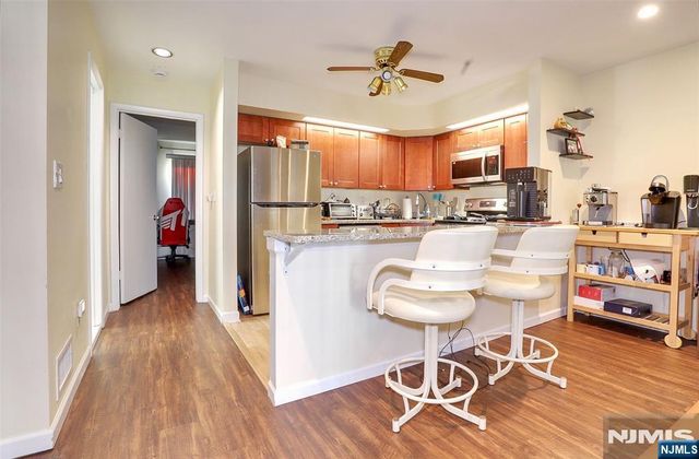 403 River Renaissance A03, East Rutherford, NJ 07073