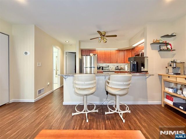403 River Renaissance A03, East Rutherford, NJ 07073