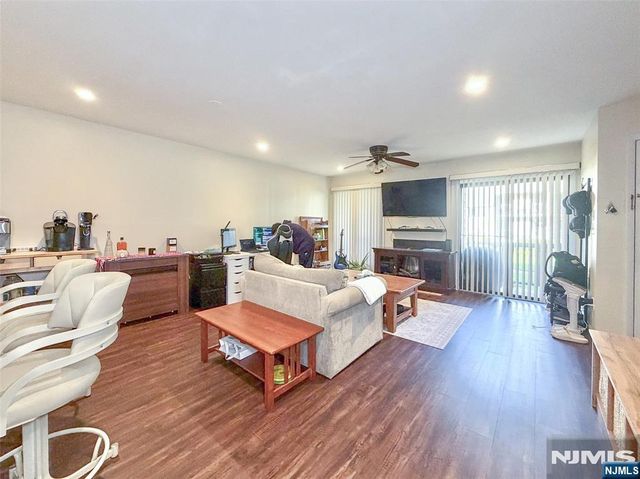 403 River Renaissance A03, East Rutherford, NJ 07073