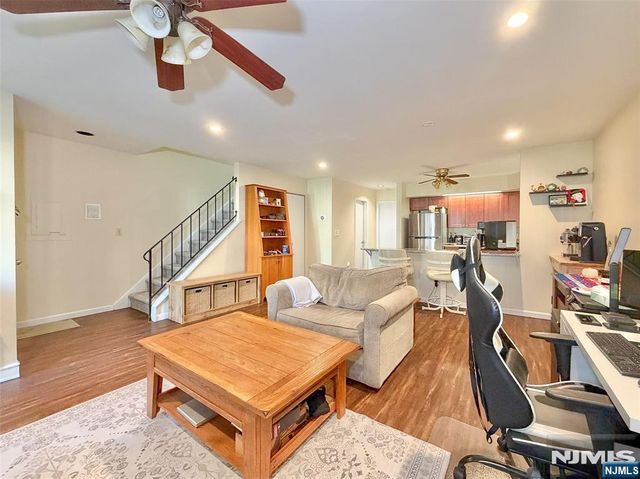 403 River Renaissance A03, East Rutherford, NJ 07073