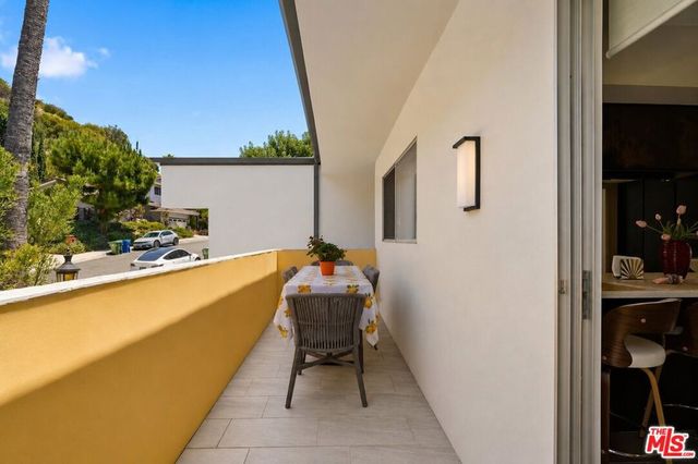 2657 Zorada Drive, Los Angeles, CA 90046