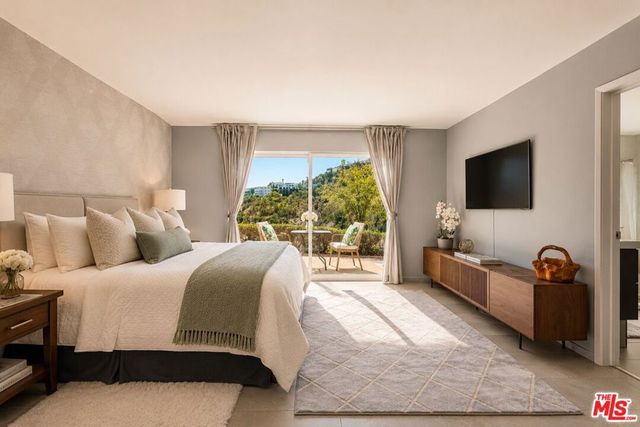 2657 Zorada Drive, Los Angeles, CA 90046