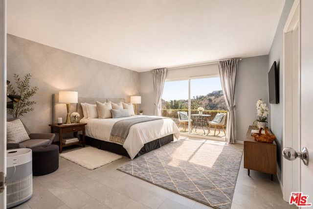 2657 Zorada Drive, Los Angeles, CA 90046