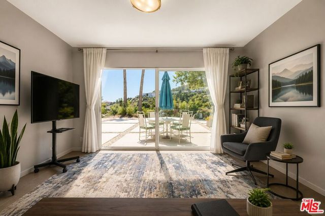 2657 Zorada Drive, Los Angeles, CA 90046
