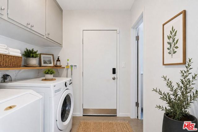 2657 Zorada Drive, Los Angeles, CA 90046