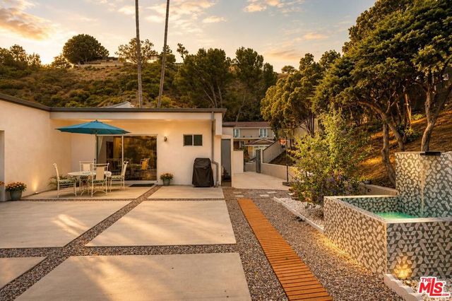 2657 Zorada Drive, Los Angeles, CA 90046