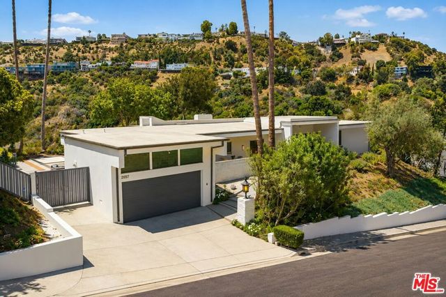 2657 Zorada Drive, Los Angeles, CA 90046