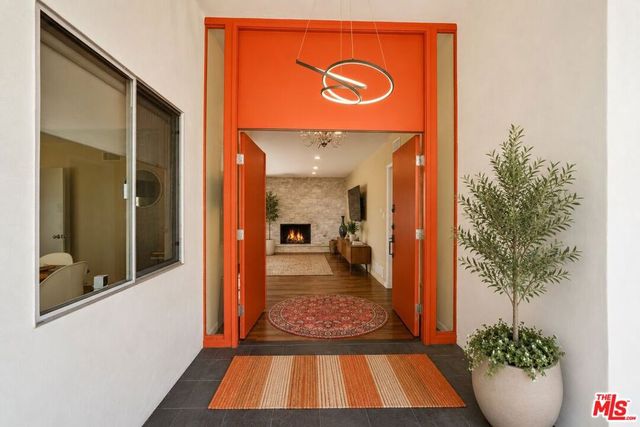 2657 Zorada Drive, Los Angeles, CA 90046