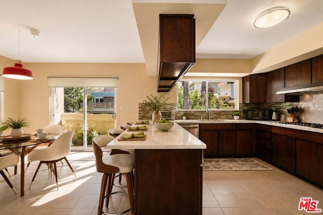 2657 Zorada Drive, Los Angeles, CA 90046