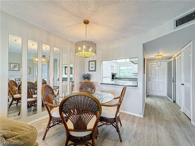 300 Forest Lakes BLVD 201, Naples, FL 34105