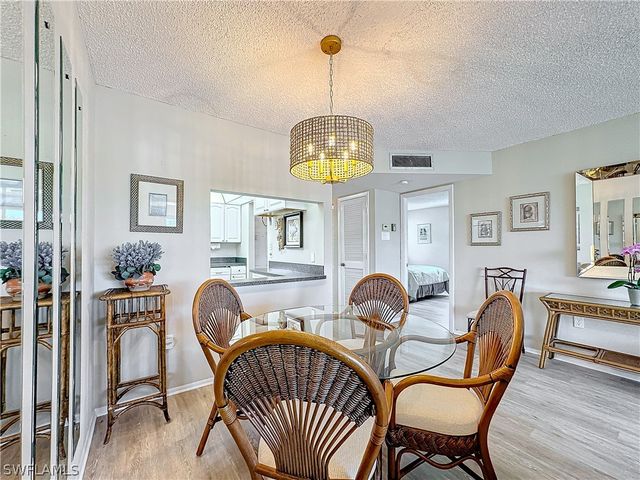 300 Forest Lakes BLVD 201, Naples, FL 34105