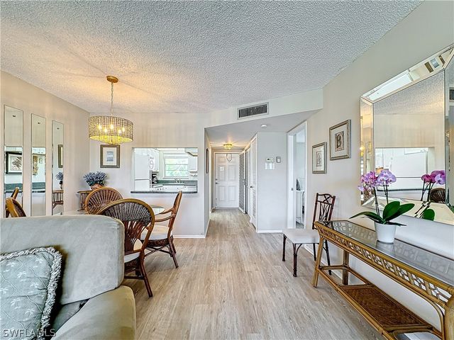 300 Forest Lakes BLVD 201, Naples, FL 34105