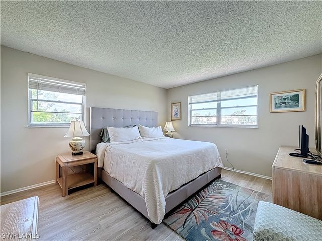 300 Forest Lakes BLVD 201, Naples, FL 34105