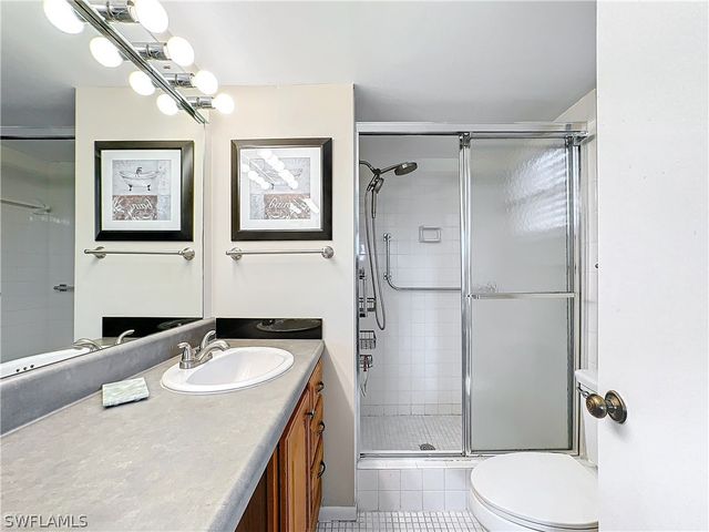 300 Forest Lakes BLVD 201, Naples, FL 34105