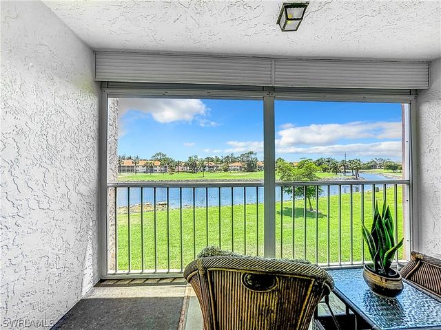 300 Forest Lakes BLVD 201, Naples, FL 34105
