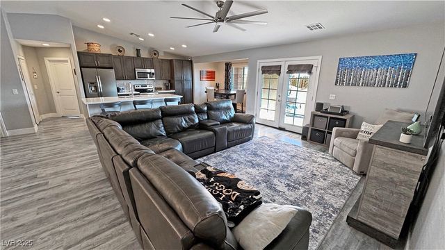 581 East Jaybird Street, Pahrump, NV 89048