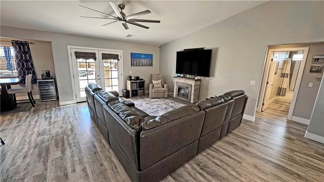 581 East Jaybird Street, Pahrump, NV 89048