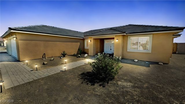 581 East Jaybird Street, Pahrump, NV 89048