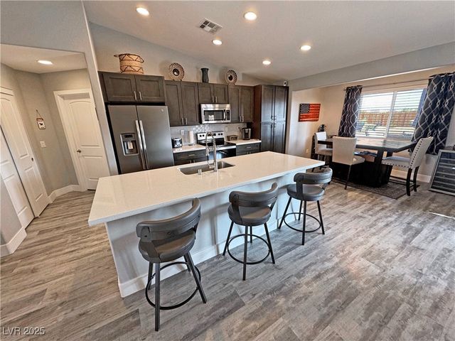 581 East Jaybird Street, Pahrump, NV 89048