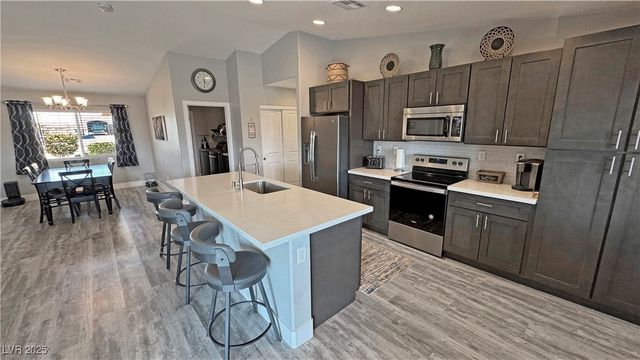 581 East Jaybird Street, Pahrump, NV 89048