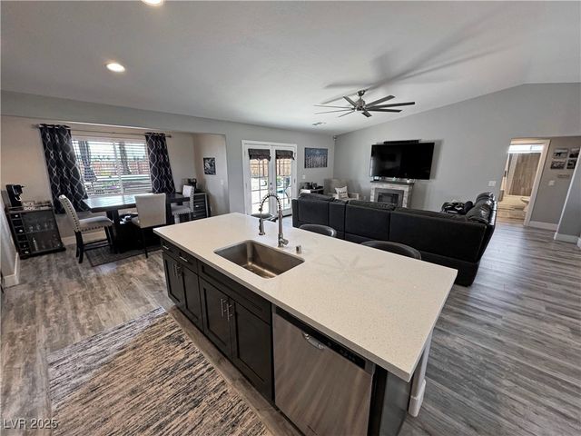 581 East Jaybird Street, Pahrump, NV 89048