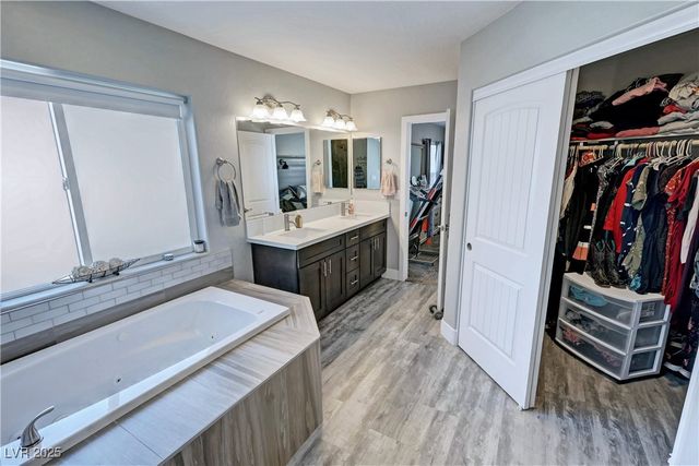 581 East Jaybird Street, Pahrump, NV 89048