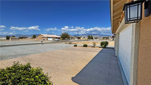581 East Jaybird Street, Pahrump, NV 89048