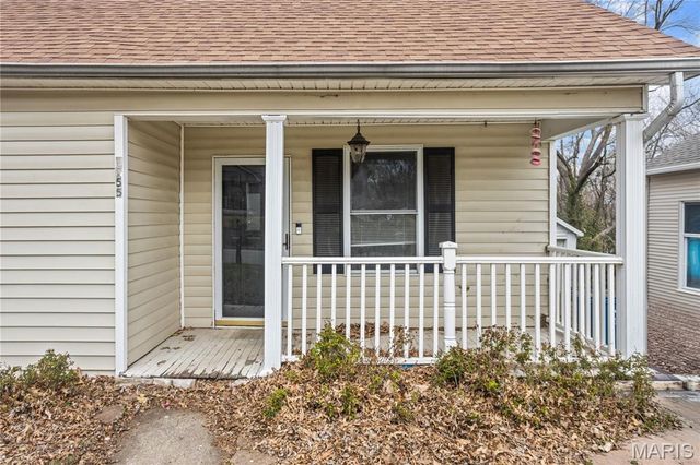 1155 Hall Street, St Charles, MO 63301