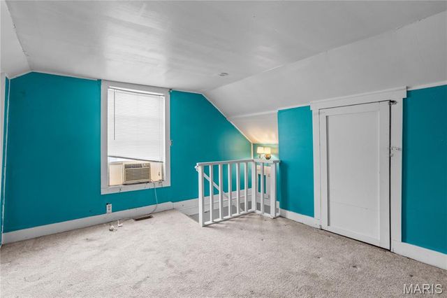 1155 Hall Street, St Charles, MO 63301