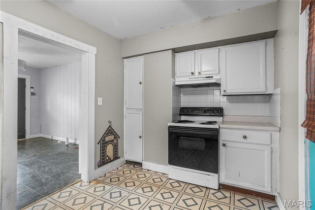 1155 Hall Street, St Charles, MO 63301