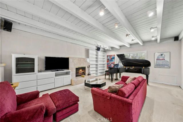 8518 Fullbright Avenue, Winnetka, CA 91306