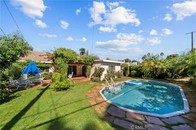 8518 Fullbright Avenue, Winnetka, CA 91306