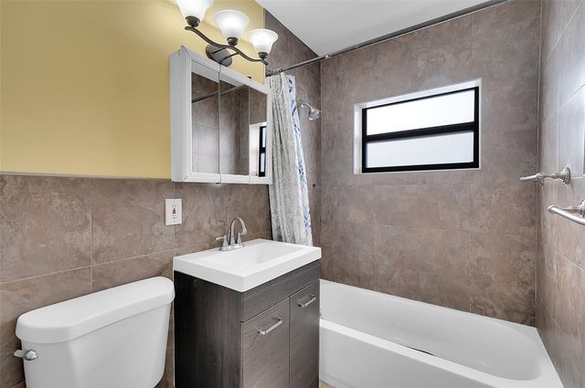 2870 NW 22 STREET, Fort Lauderdale, FL 33311