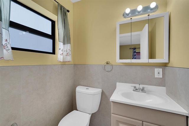 2870 NW 22 STREET, Fort Lauderdale, FL 33311