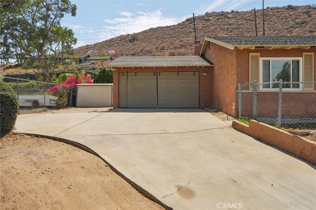 5435 Pinto, Jurupa Valley, CA 92509