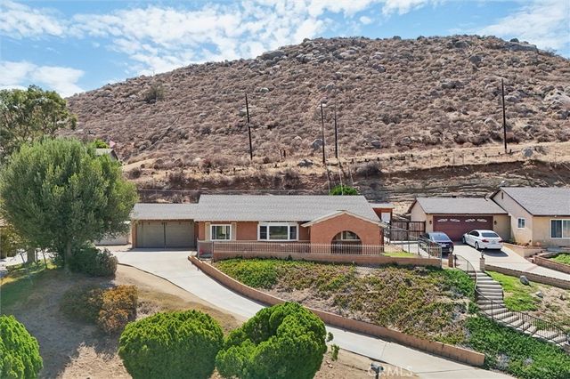 5435 Pinto, Jurupa Valley, CA 92509