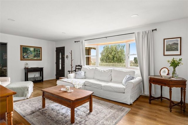 5435 Pinto, Jurupa Valley, CA 92509
