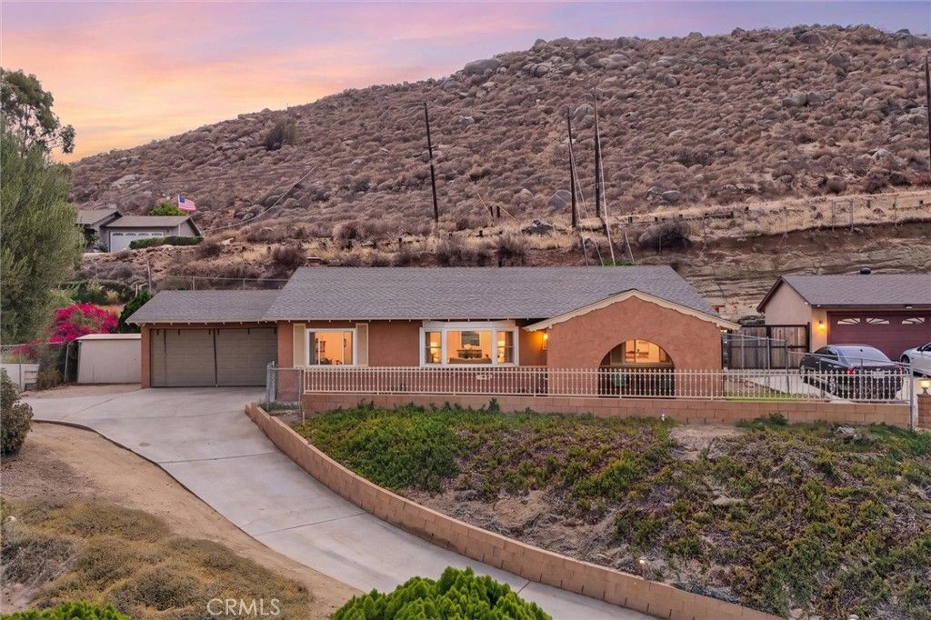 5435 Pinto, Jurupa Valley, CA 92509