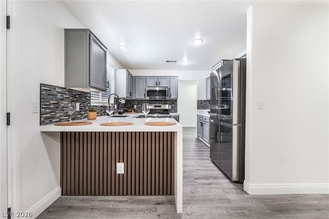 9433 Oxford Wine Court, Las Vegas, NV 89129