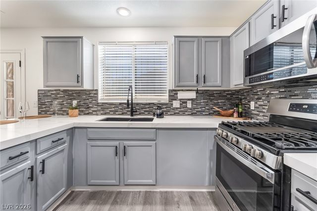 9433 Oxford Wine Court, Las Vegas, NV 89129
