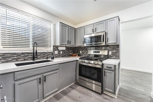 9433 Oxford Wine Court, Las Vegas, NV 89129