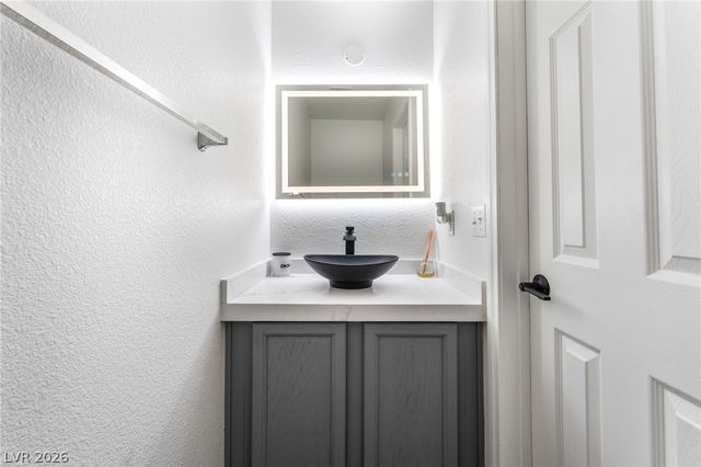 9433 Oxford Wine Court, Las Vegas, NV 89129