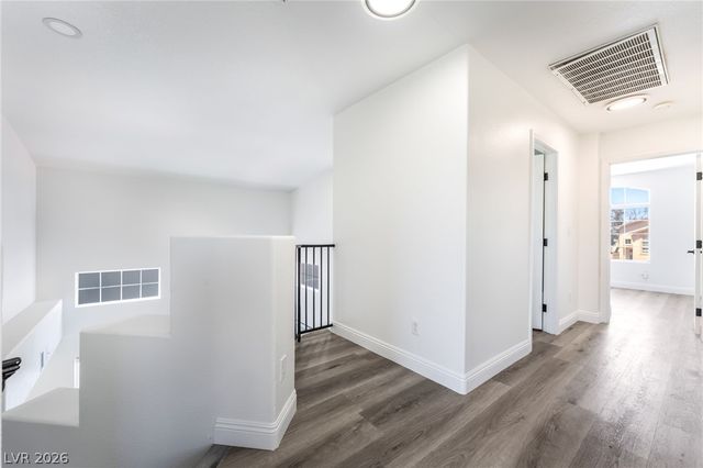 9433 Oxford Wine Court, Las Vegas, NV 89129