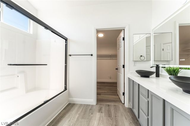 9433 Oxford Wine Court, Las Vegas, NV 89129