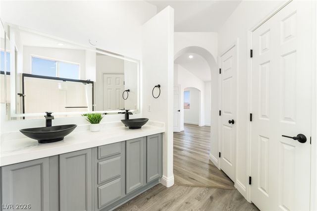 9433 Oxford Wine Court, Las Vegas, NV 89129