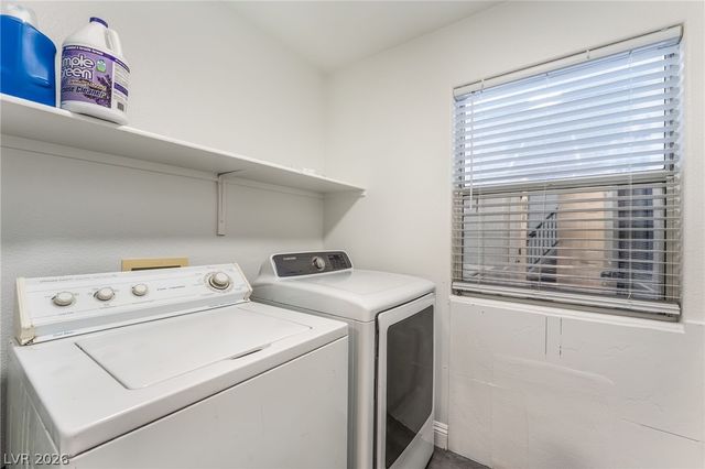9433 Oxford Wine Court, Las Vegas, NV 89129