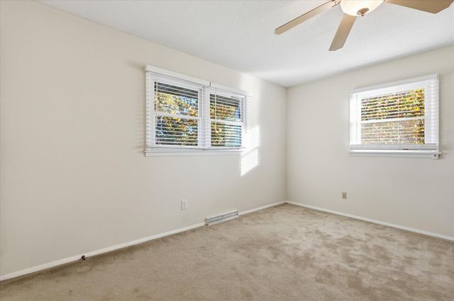 1225 S FAIRVIEW RD, Columbia, MO 65203