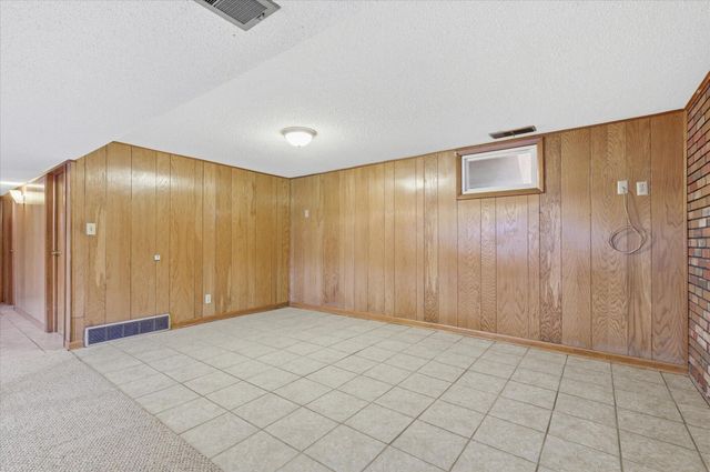 1225 S FAIRVIEW RD, Columbia, MO 65203