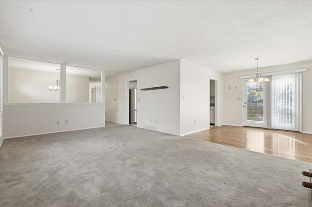 1225 S FAIRVIEW RD, Columbia, MO 65203