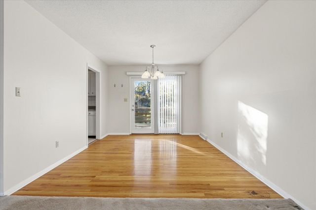 1225 S FAIRVIEW RD, Columbia, MO 65203